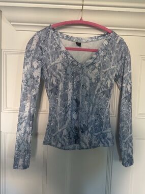 SHEIN Light Blue Camo Printed V-Neck Long Sleeve Top